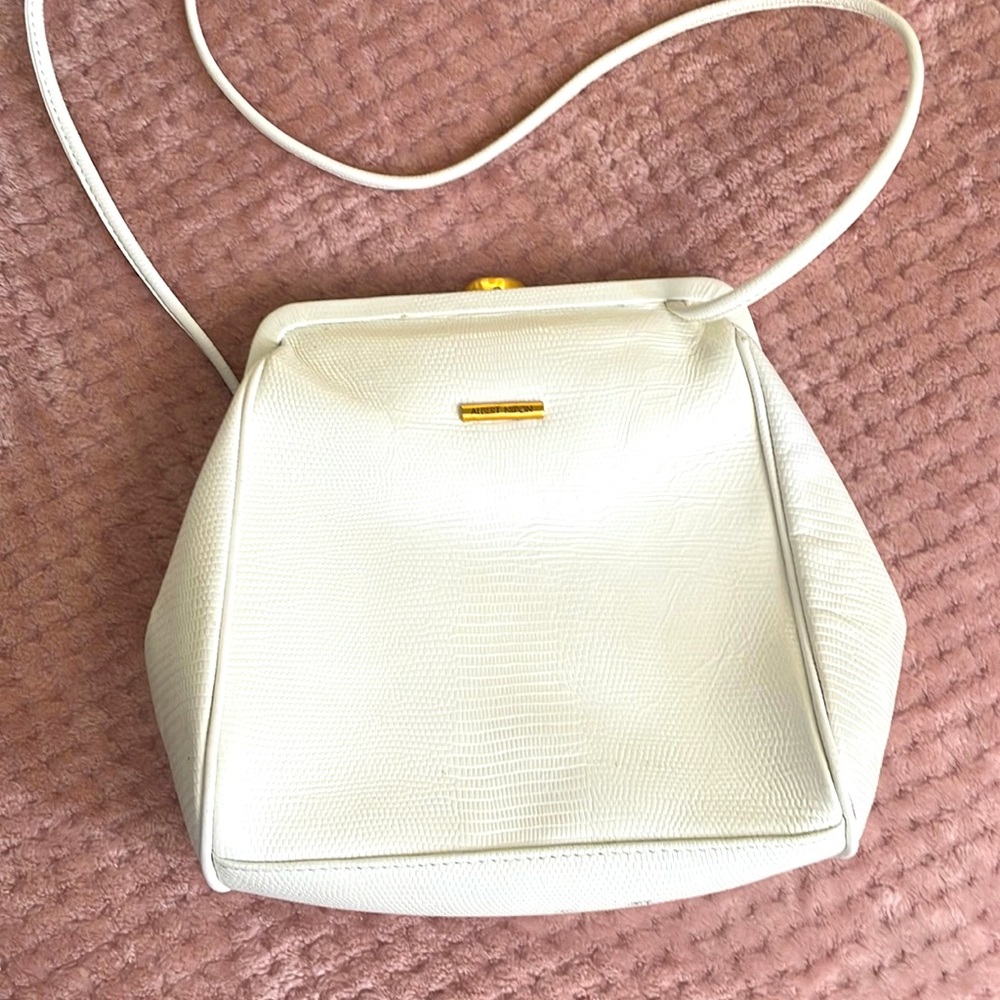 VTG Albert Nipon White Leather & Gold Hardware Shoulder Bag